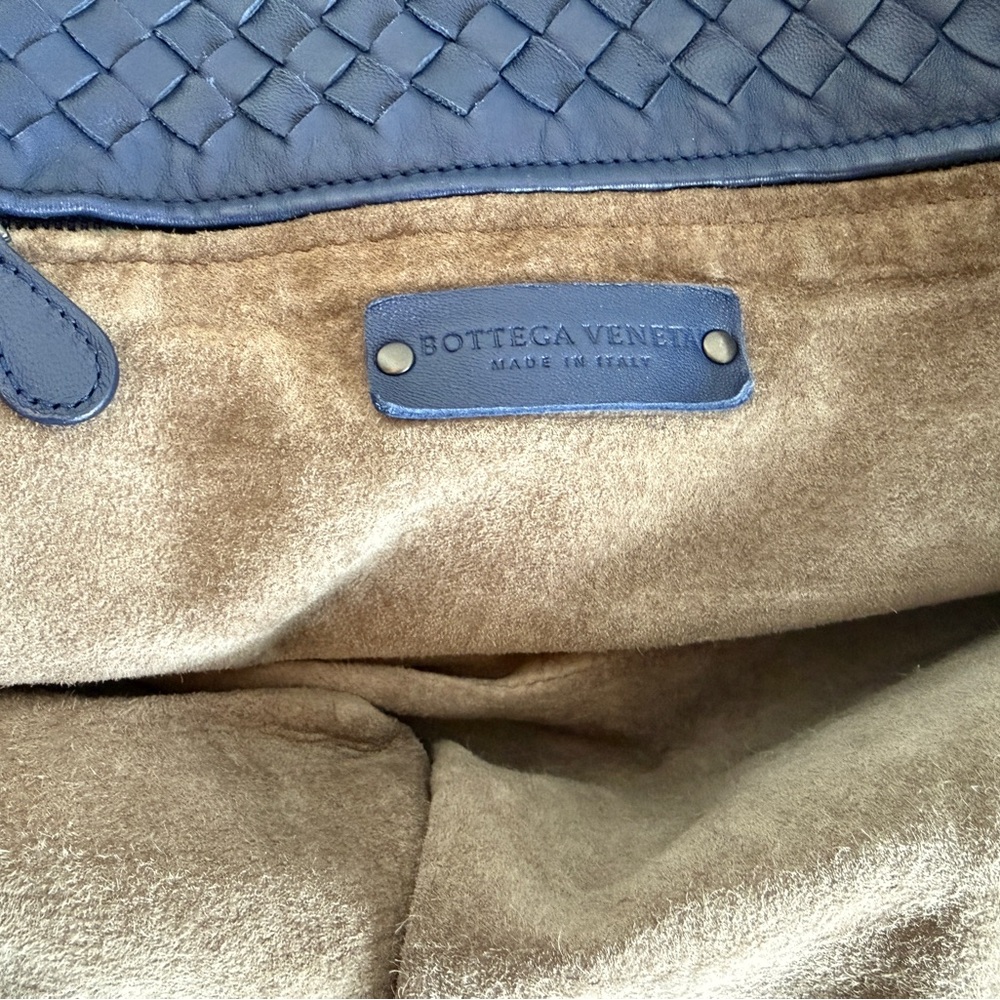 Bottega Veneta Large Navy Tote - Picture 2 of 3